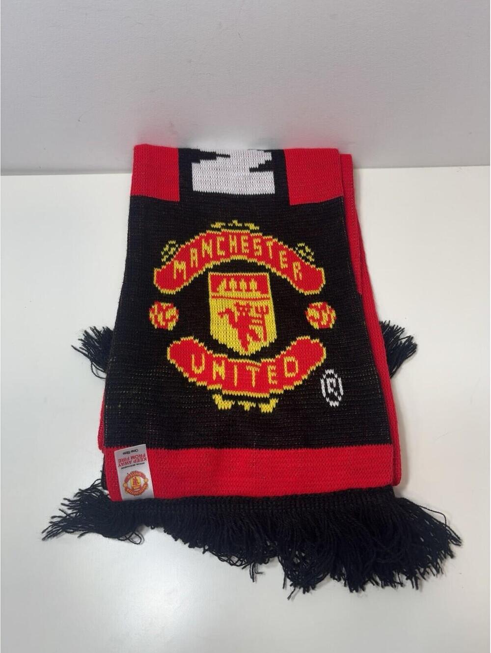 Official Manchester United Scarf - Licensed Football Fan Scarf